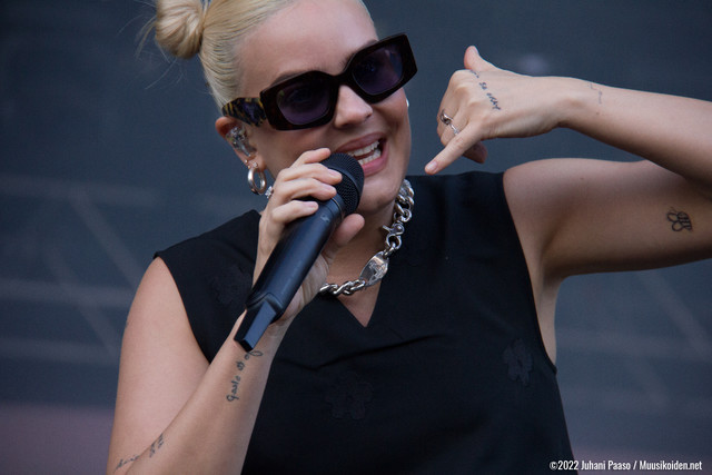 Anne-Marie (UK) | Anne-Marie (UK) Ruisrockissa 2022. Kuva Juhani Paaso.